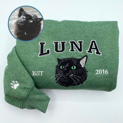 Custom Premium Handcrafted Pet Photo Embroidery with Pet Name T-shirt Sweatshirt Hoodie