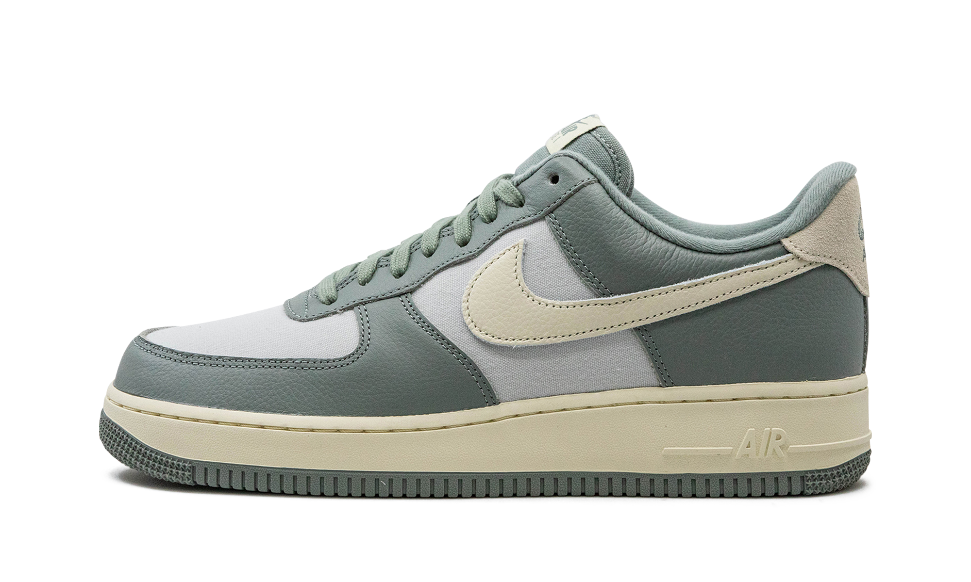 Nittgke Air Force 1 Low '07 LX Mica Green Coconut Milk