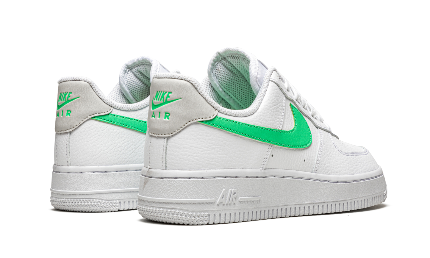 Nittgke Air Force 1 Low Green Glow (Women's)