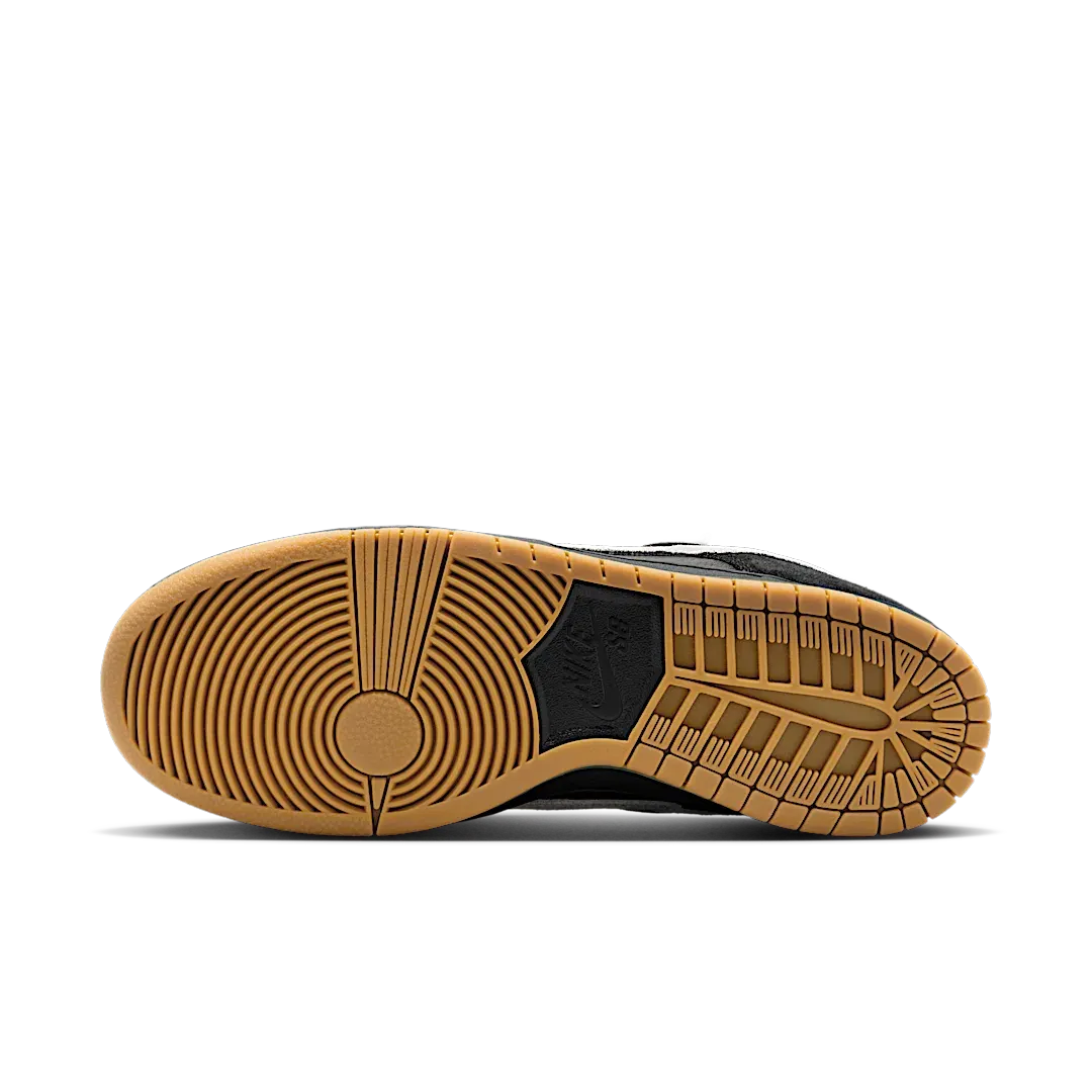 Nithtke Dunk Low Pro SB Black White Gum