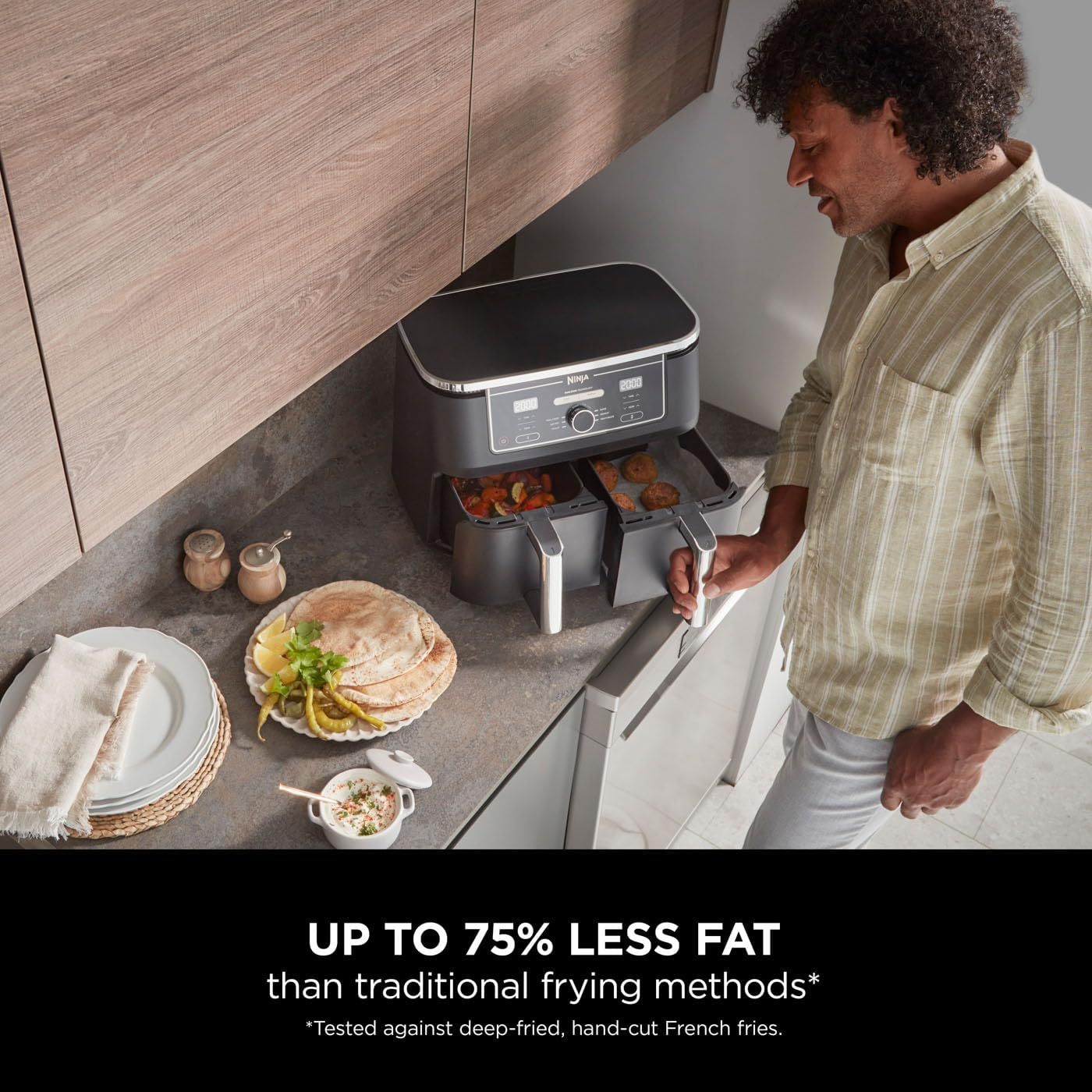 Ninja Foodi MAX Dual Zone Air Fryer, Amazon Exclusive, Tongs, 2 Drawers, 9.5L, 6-in-1, Use No Oil, Air Fry, Max Crisp, Roast, Bake, 8 Portions, Nonstick Dishwasher Safe Baskets, Copper/Black AF400UKCP