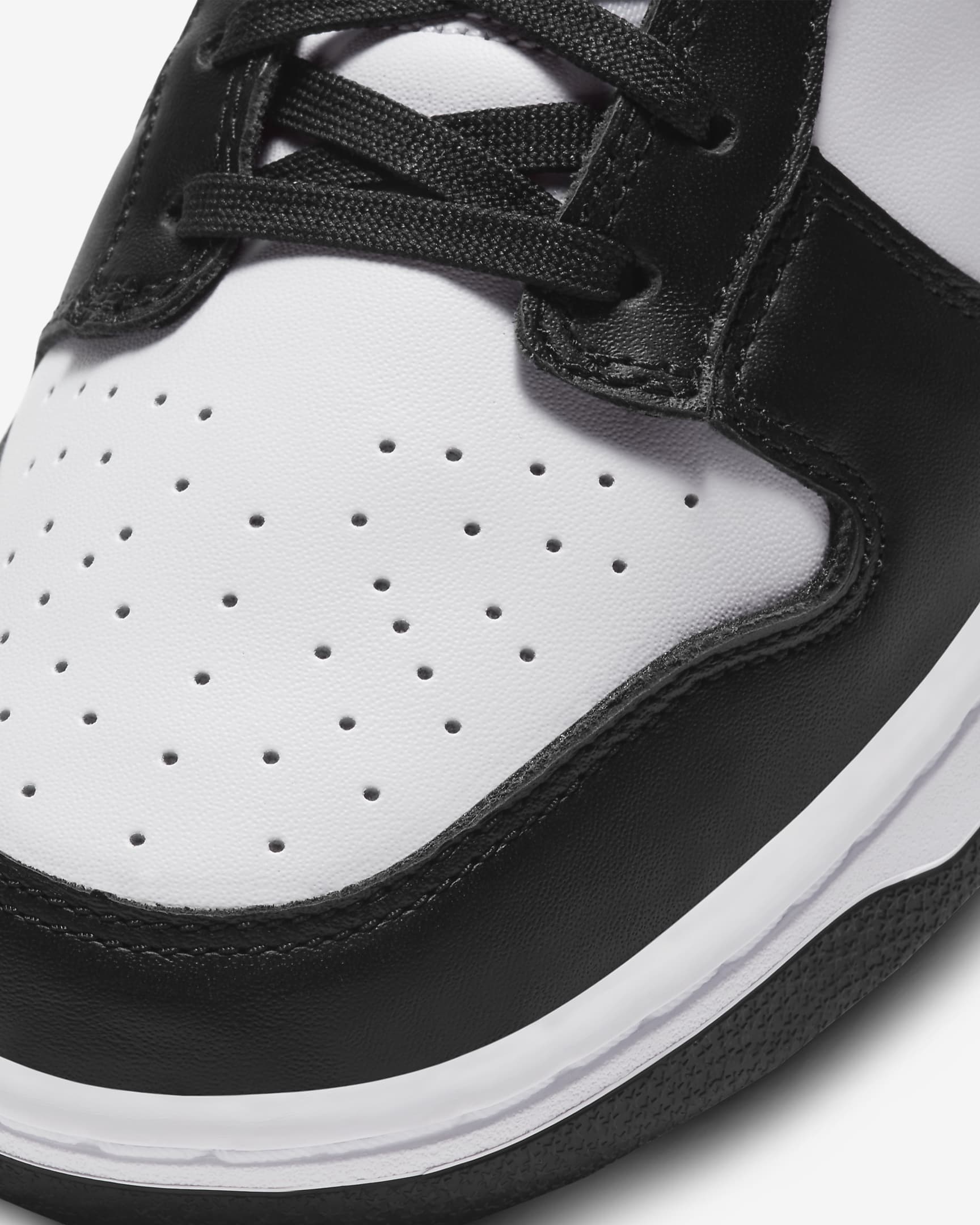 Nittgke Dunk Low White Black Panda