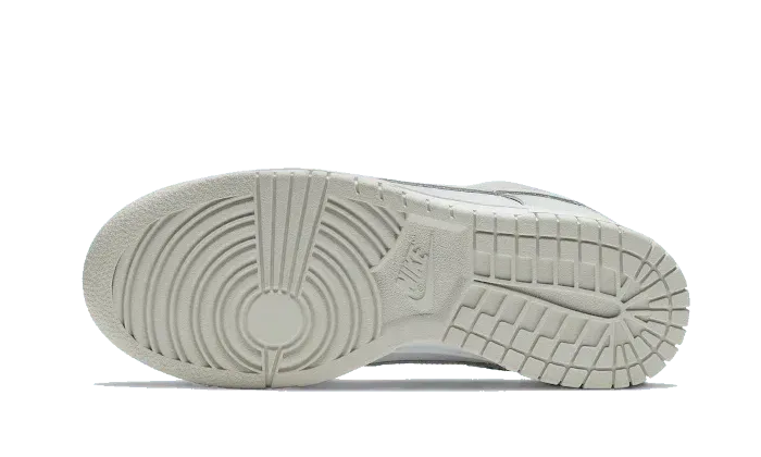 Nithtke Dunk Low Photon Dust