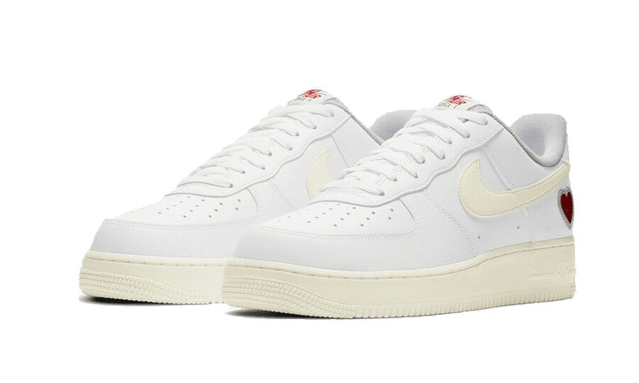 Nittgke Air Force 1 Low Valentine's Day (2021)