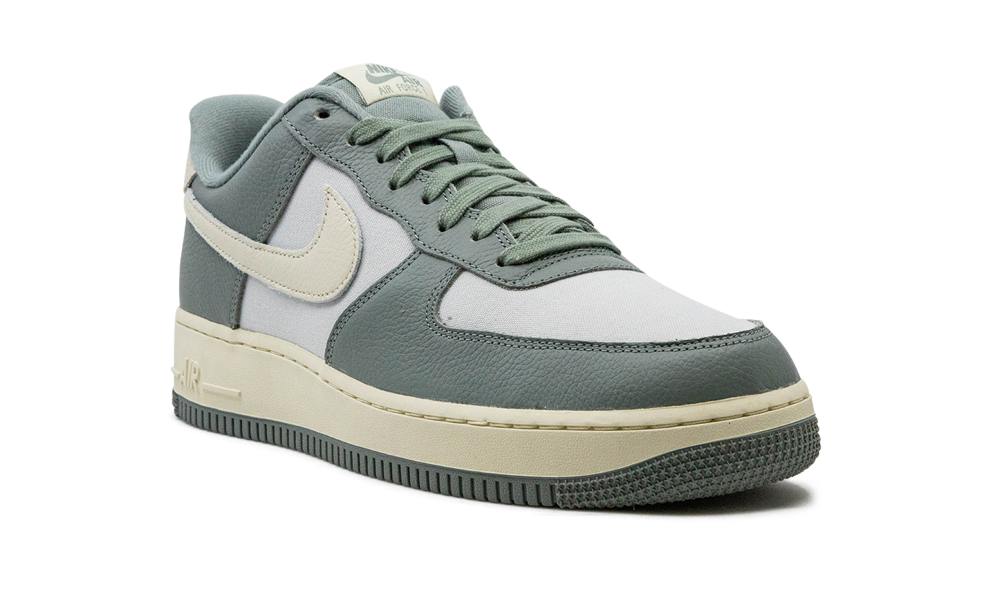 Nittgke Air Force 1 Low '07 LX Mica Green Coconut Milk