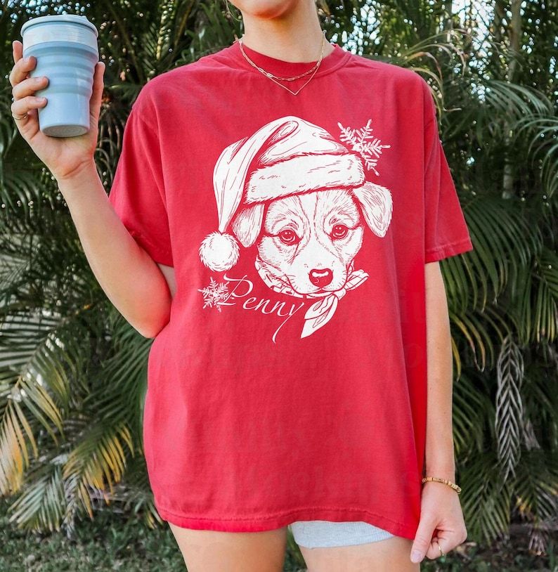 Vintage Custom Santa Paws Christmas Dog Santa Hat Graphic Crewneck T-shirt