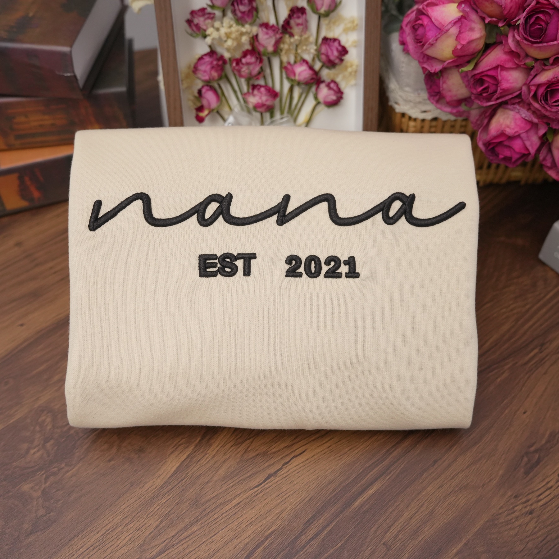 Custom 3D Embroidered Sweatshirt with Date and Kids Names on Sleeve, Gifts For Mama, Papa & Nana