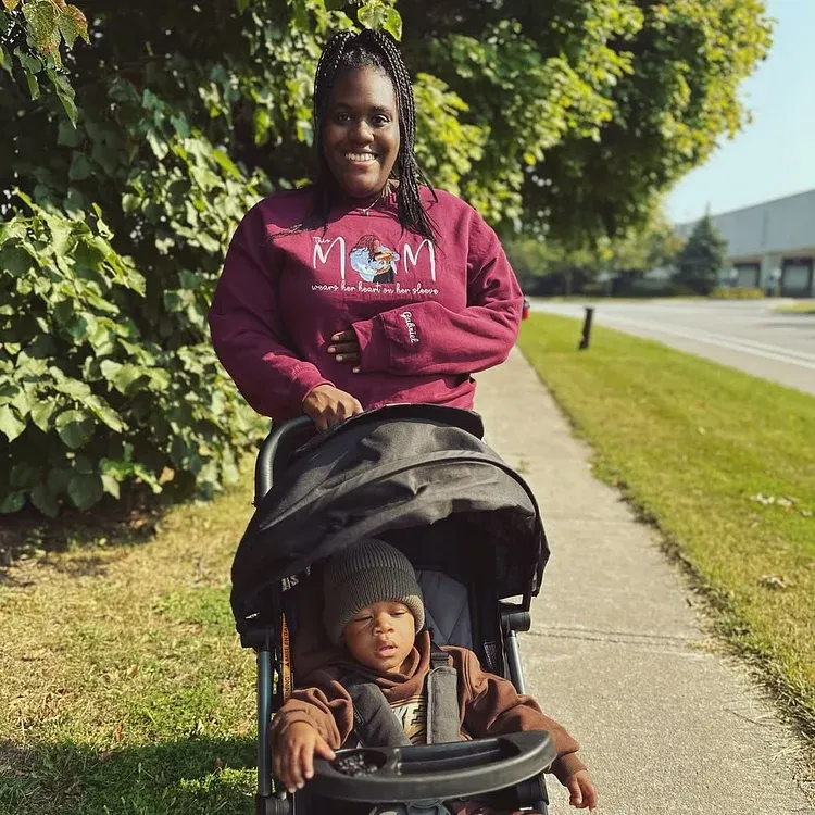 Mom Wears Her Heart On Her Sleeve Custom Photo Embroidered T-Shirt Crew Neck Hooded Sweatshirt