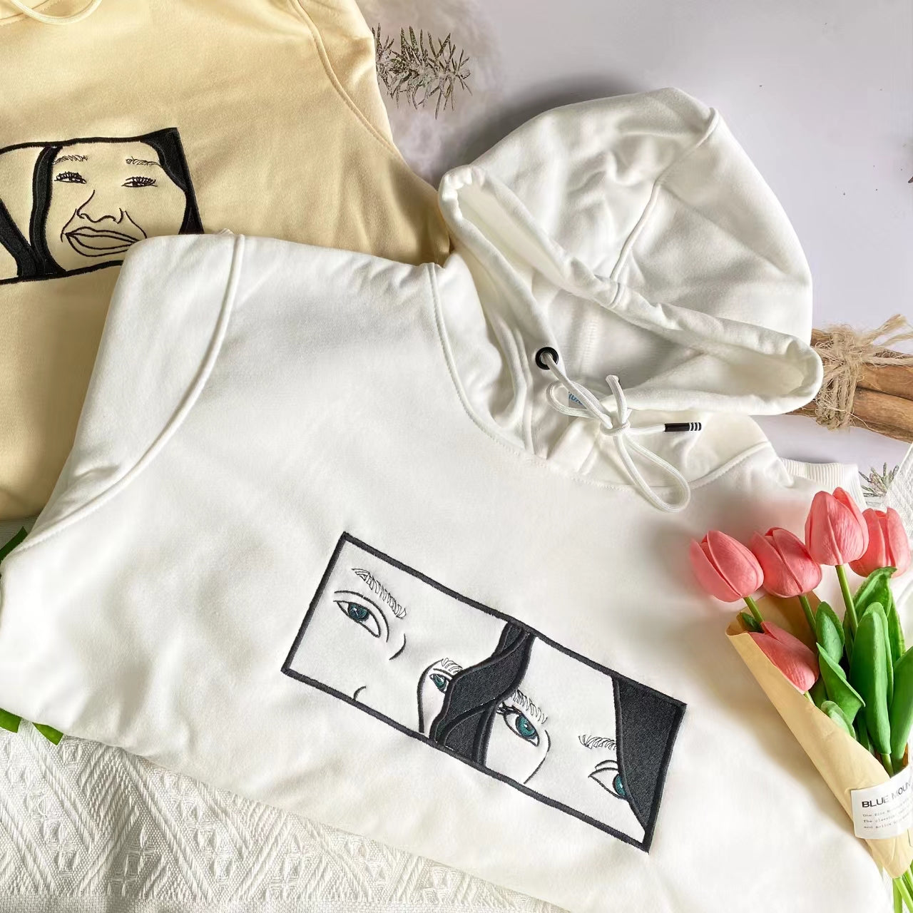 Art Eyes Embroidered Sweatshirt/Hoodie