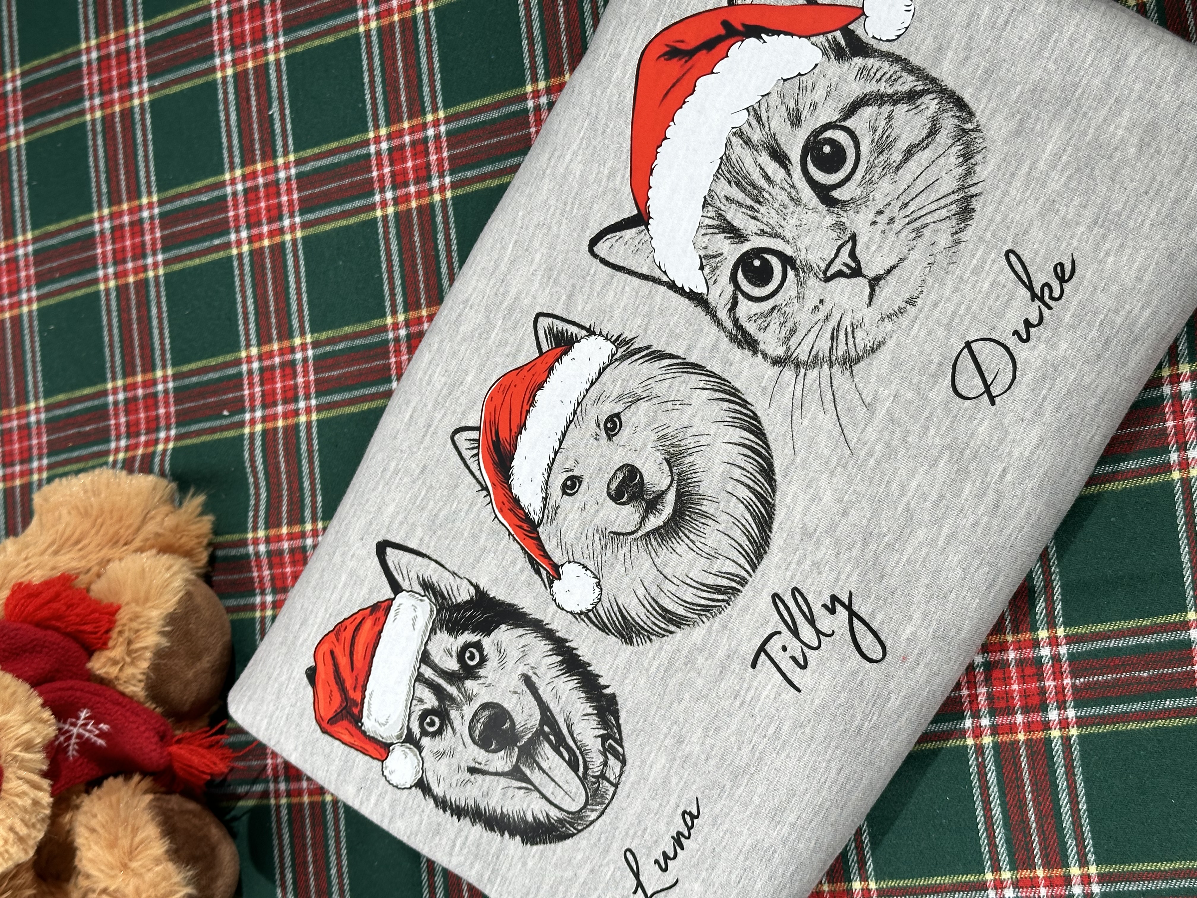 PetFiestas® Custom Dog/Cat Santa Hat Graphic Crewneck Sweatshirt Hoodie