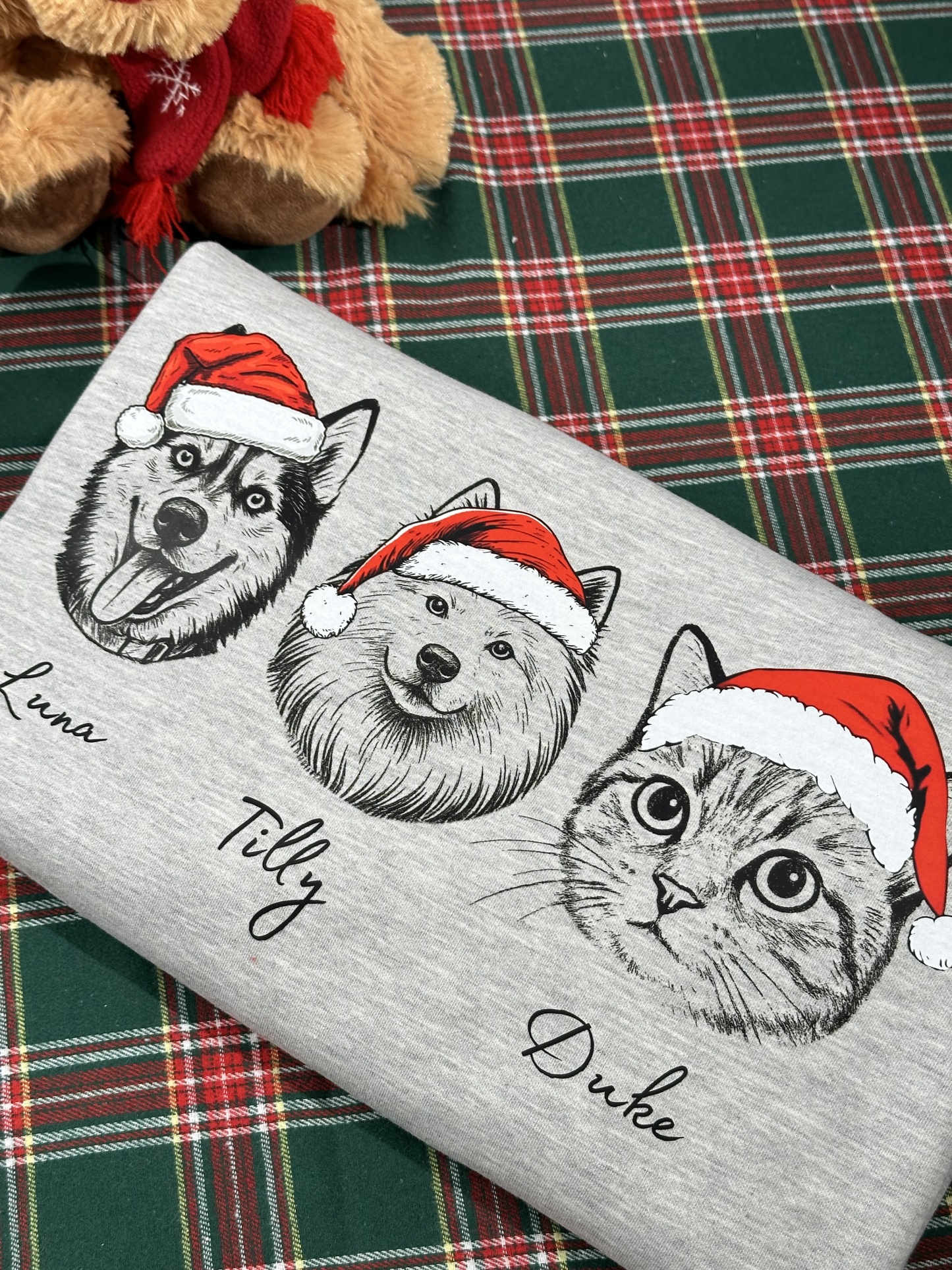PetFiestas® Custom Dog/Cat Santa Hat Graphic Crewneck Sweatshirt Hoodie