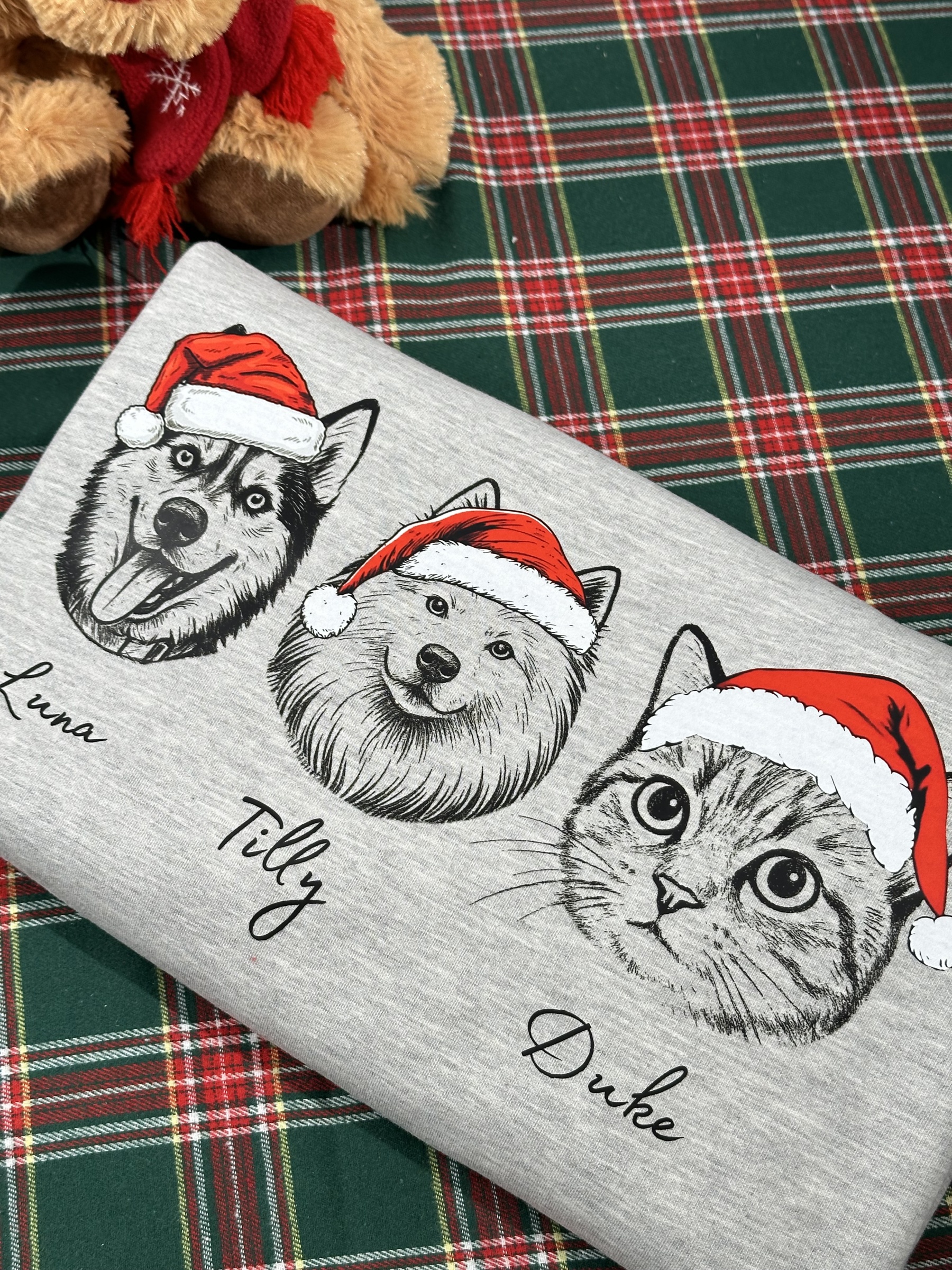 PetFiestas® Custom Dog/Cat Santa Hat Graphic Crewneck Sweatshirt Hoodie