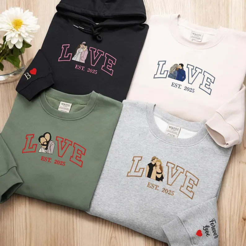 Your Photo, Your LOVE – Custom Couple Hoodies for a Memorable Valentine’s 💑