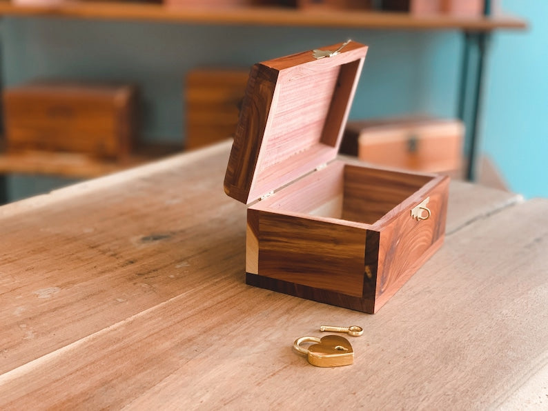 Cedar Paw Print Pet Urn + Lock/Wood Box /Aromatic Eastern Cedar Urn/Cremation Urn/Cat Urn/Dog Urn /Box for ashes/Cedar Box-ilovevango