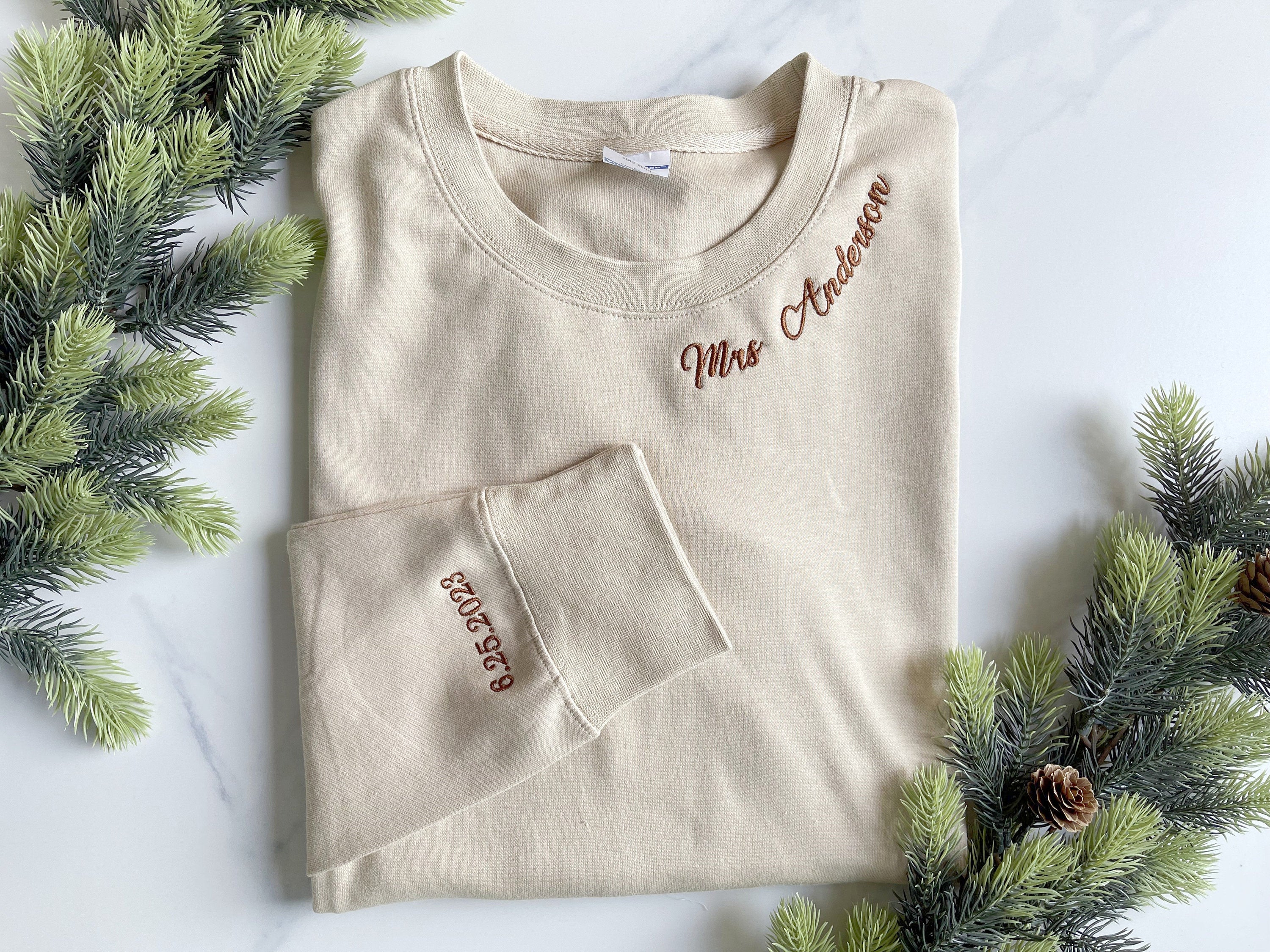 Embroidered Name on Collar Sweatshirt Hoodie Embroidery College Couple Matching Hoodie Crewneck Sorority Anniversary Gift-ilovevango