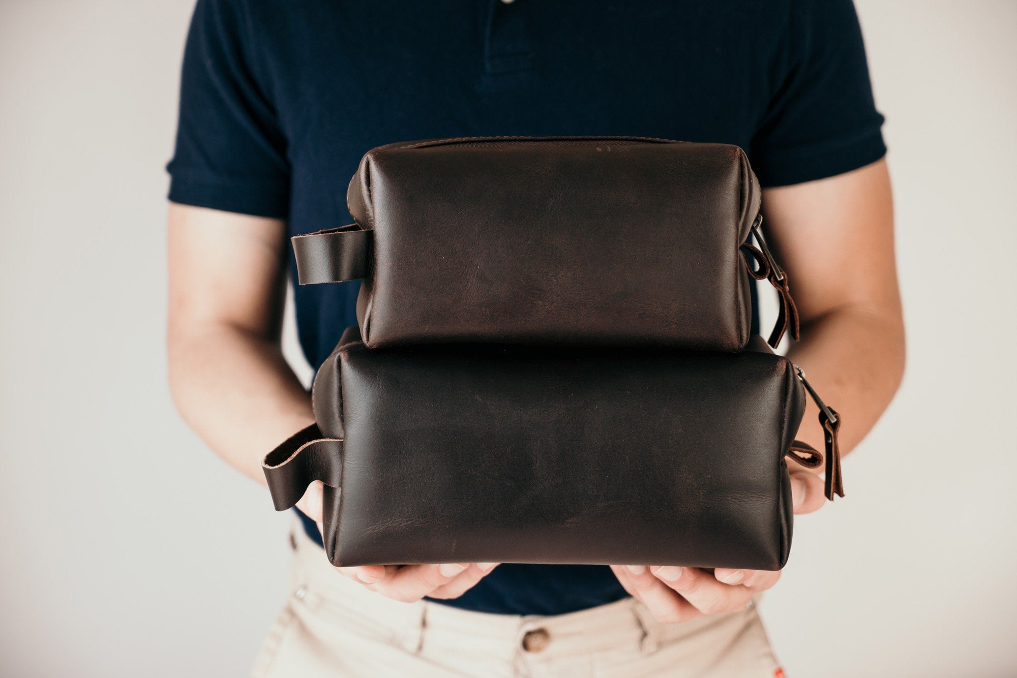 Personalized Groomsmen Gift Kit Bag Customized Leather Toiletry Bag Mens Toiletry Bag Leather Custom Gift for Guys Men Wedding-ilovevango