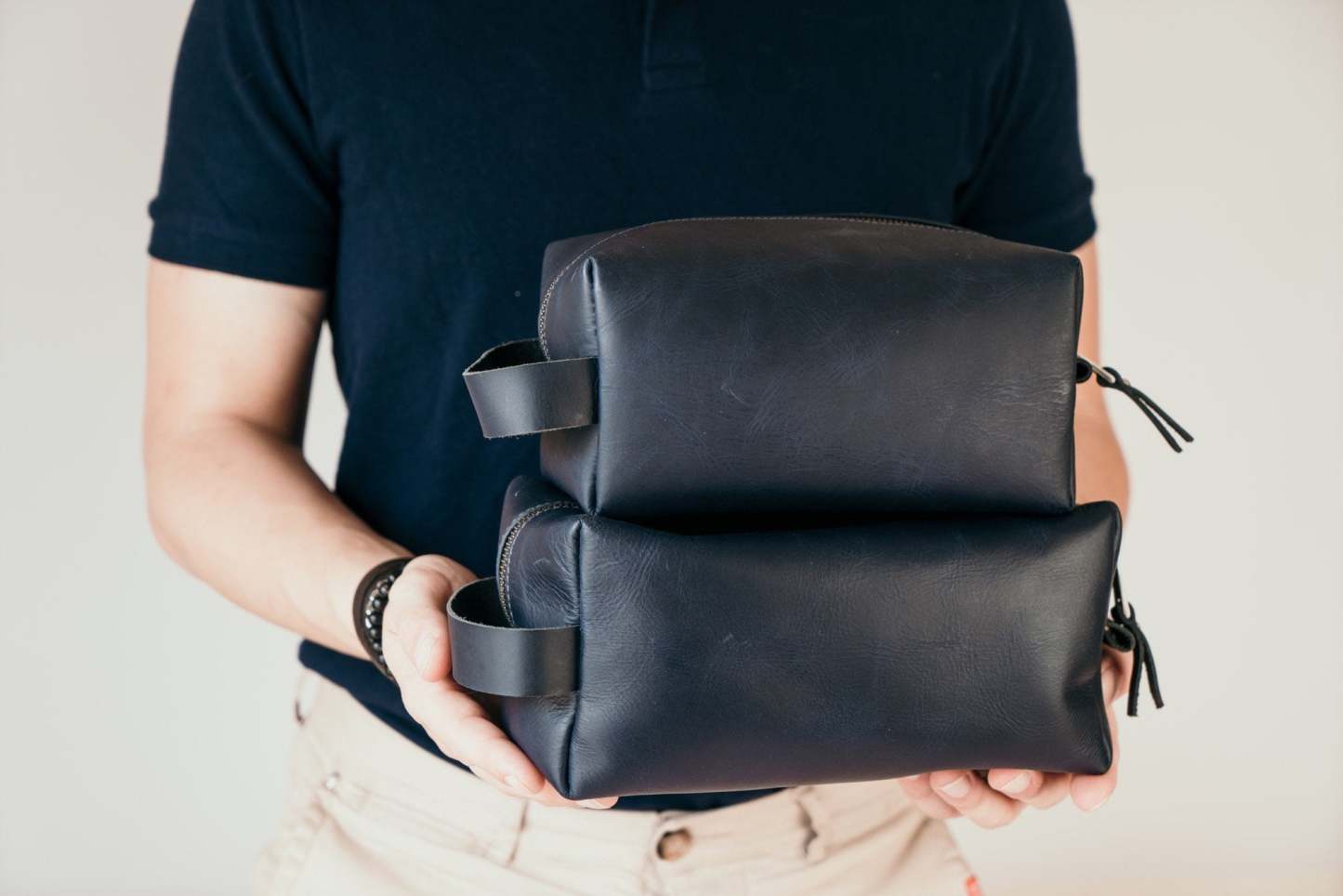 Personalized Groomsmen Gift Kit Bag Customized Leather Toiletry Bag Mens Toiletry Bag Leather Custom Gift for Guys Men Wedding-ilovevango