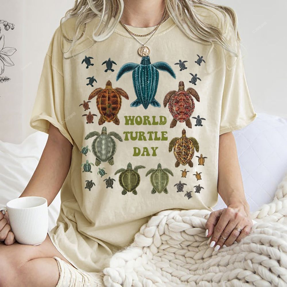 Unisex Turtle Printed Washed Tee