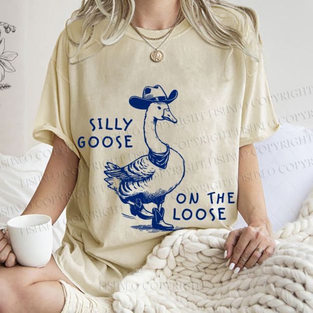 Unisex Vintage Silly Goose On The Loose Printed Washed Te