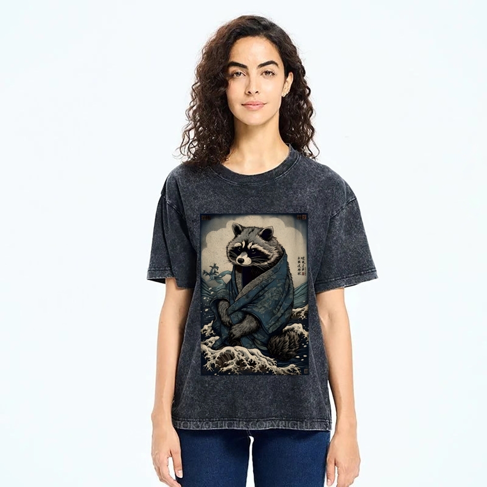 Raccoon and Waves - Traditional Japanese Ukiyoe Painting Vintage Washed T-shirt