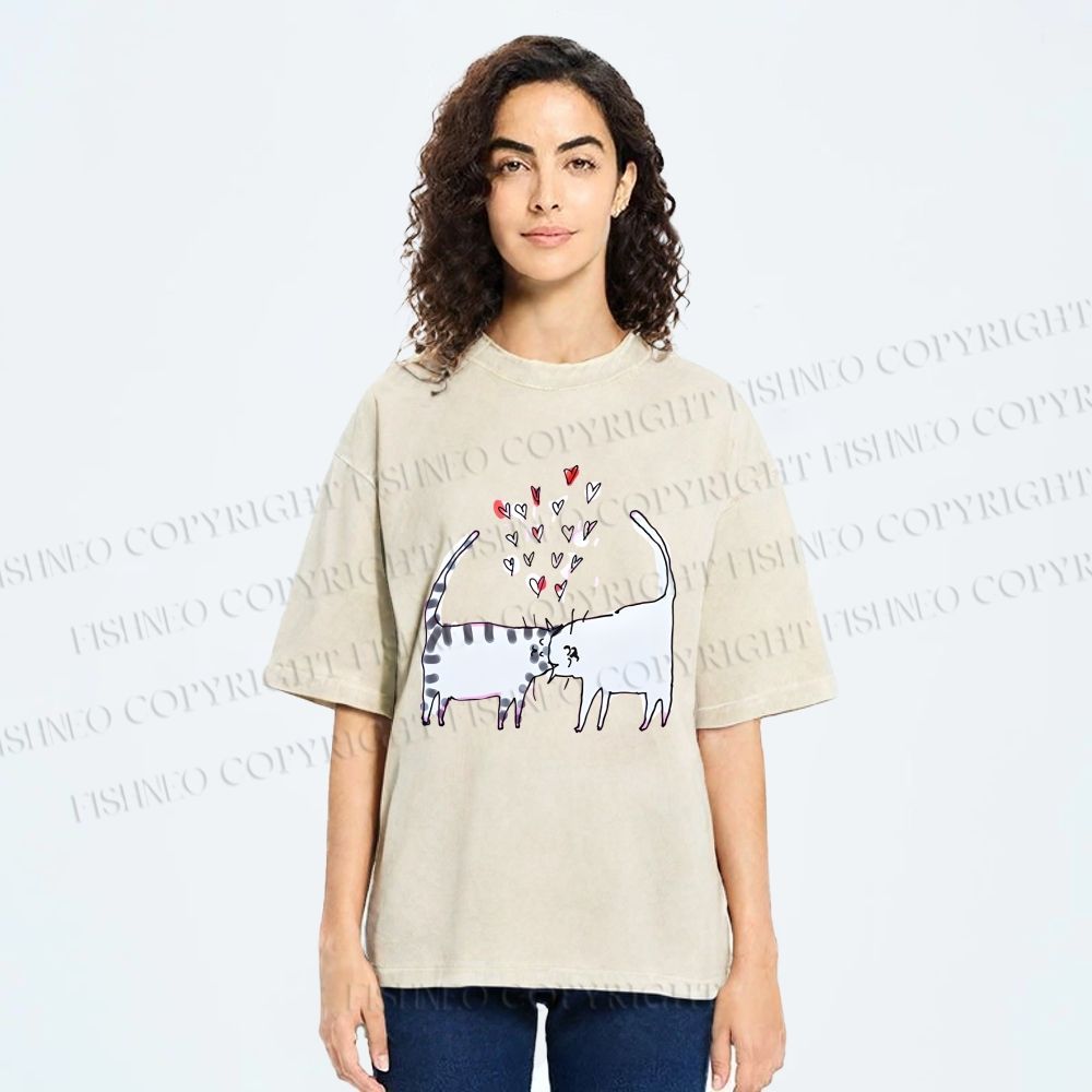 Unisex Cats Falling in Love Printed Washed Tee