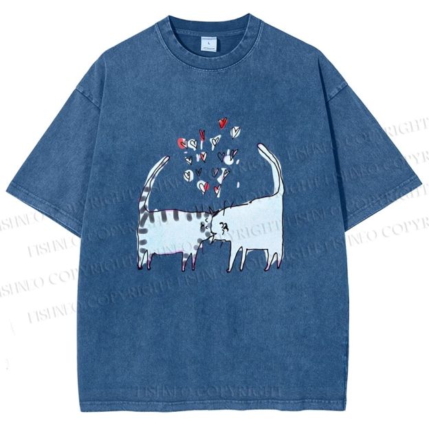 Unisex Cats Falling in Love Printed Washed Tee