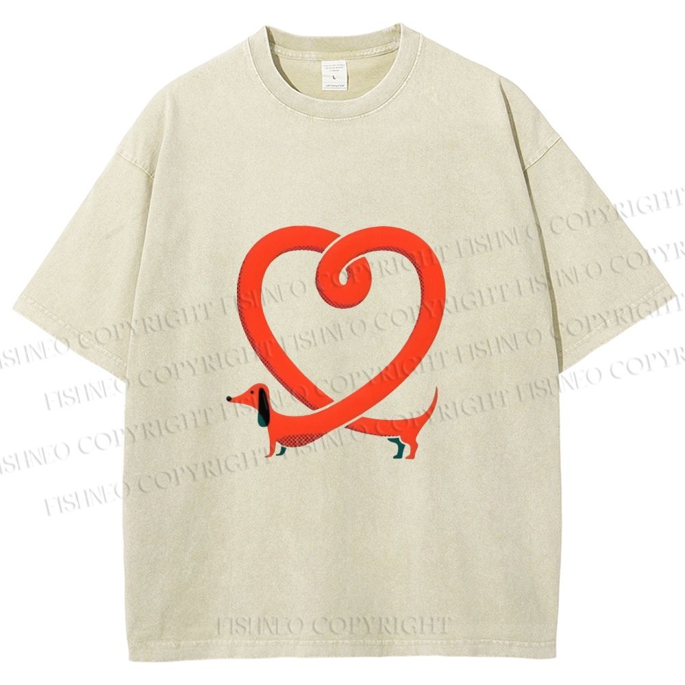 Unisex Dachshund Dog in Love Shape Printed Washed Tee