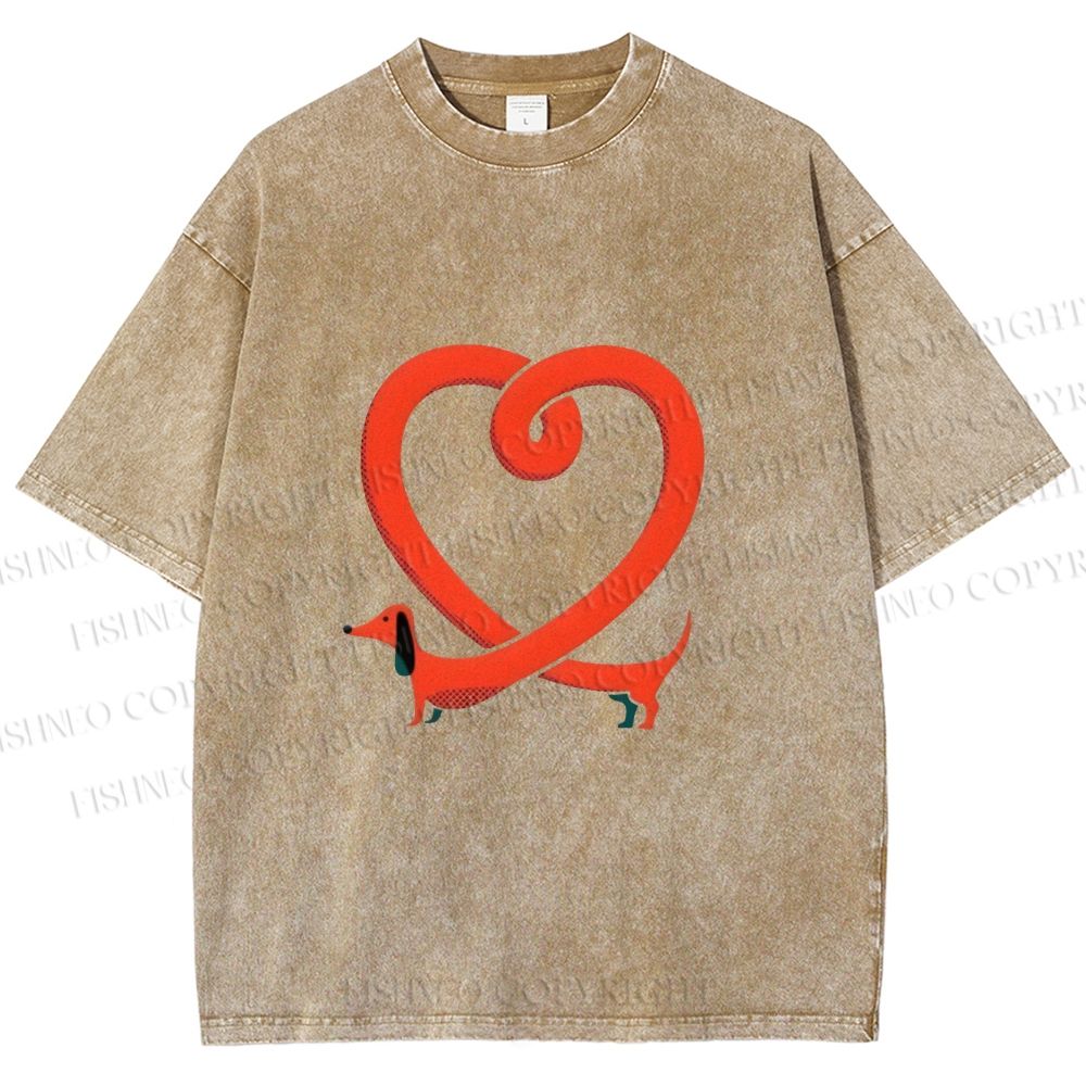Unisex Dachshund Dog in Love Shape Printed Washed Tee