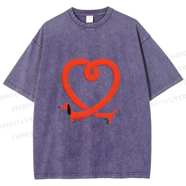 Unisex Dachshund Dog in Love Shape Printed Washed Tee