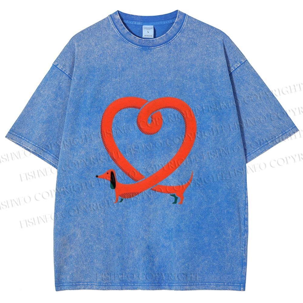 Unisex Dachshund Dog in Love Shape Printed Washed Tee