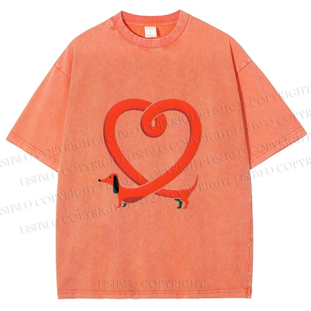 Unisex Dachshund Dog in Love Shape Printed Washed Tee