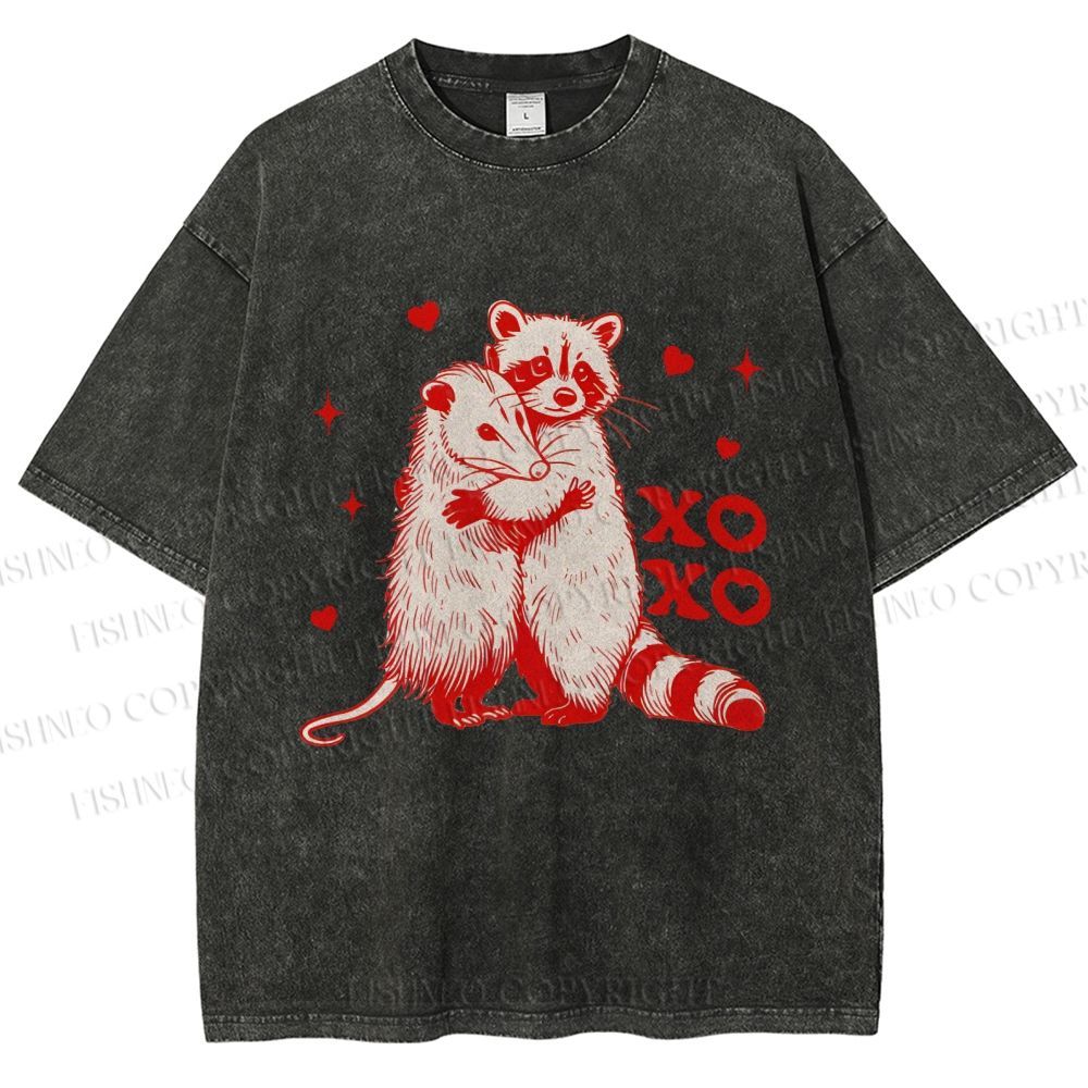 Unisex Raccoon-Possum Love Hug Printed Washed Tee