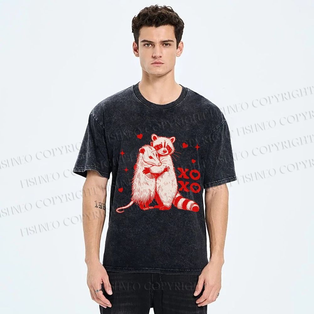Unisex Raccoon-Possum Love Hug Printed Washed Tee
