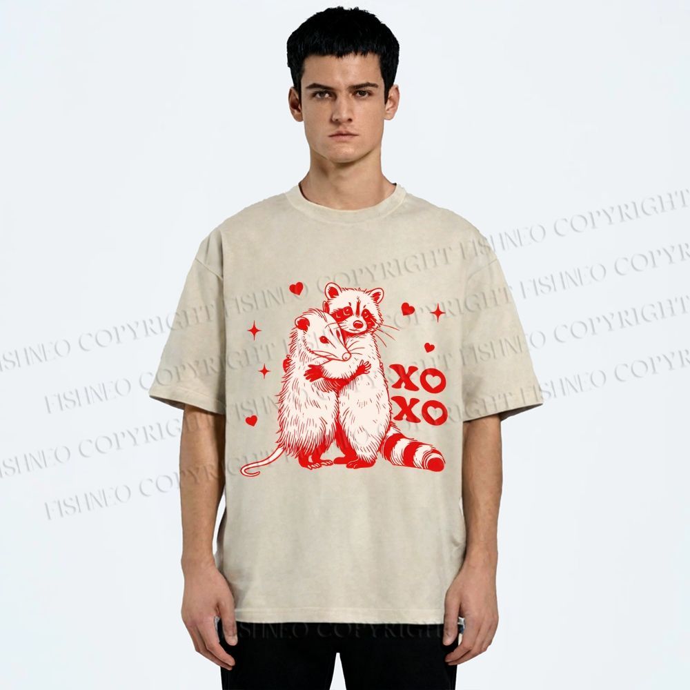 Unisex Raccoon-Possum Love Hug Printed Washed Tee