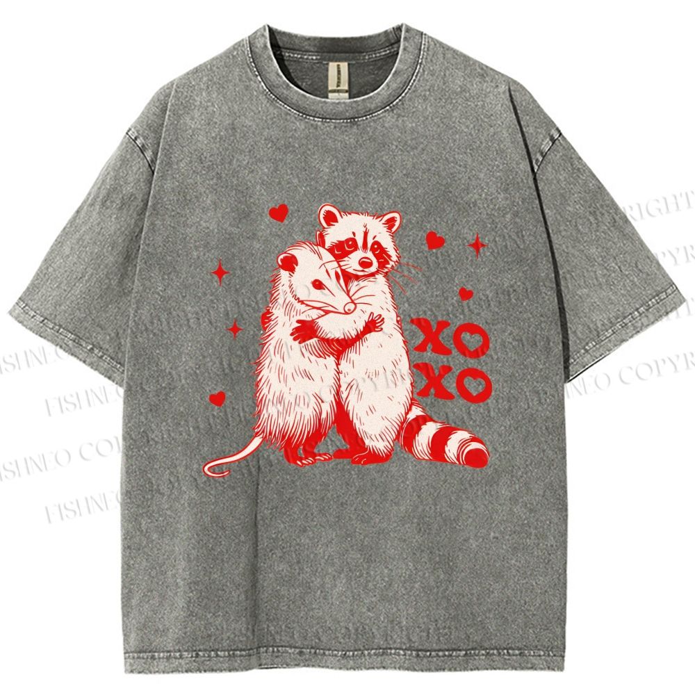 Unisex Raccoon-Possum Love Hug Printed Washed Tee