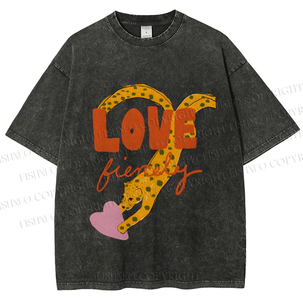Unisex Funny Panther in Love Printed Washed Tee