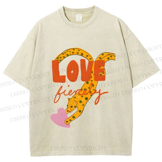 Unisex Funny Panther in Love Printed Washed Tee
