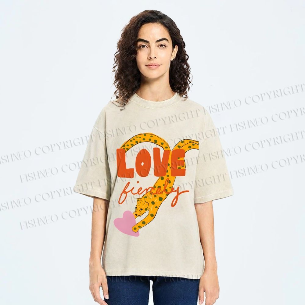 Unisex Funny Panther in Love Printed Washed Tee