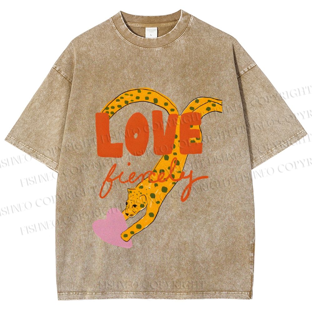 Unisex Funny Panther in Love Printed Washed Tee