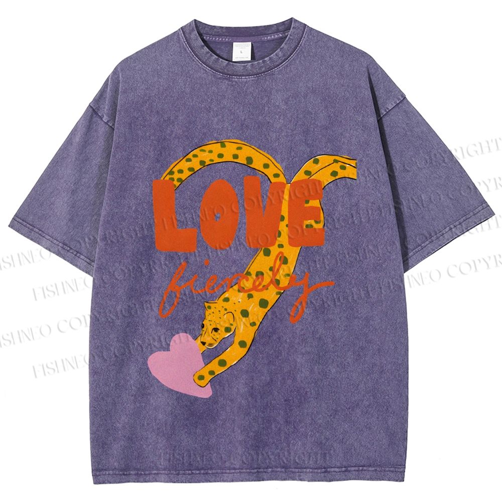 Unisex Funny Panther in Love Printed Washed Tee