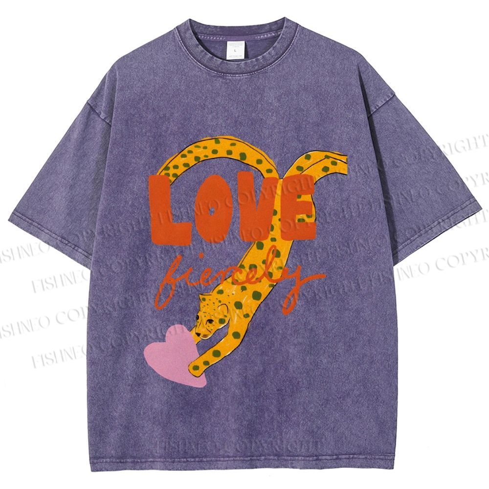 Unisex Funny Panther in Love Printed Washed Tee