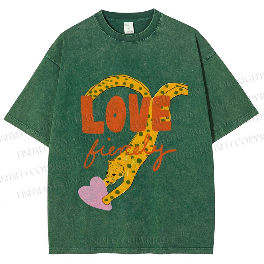 Unisex Funny Panther in Love Printed Washed Tee