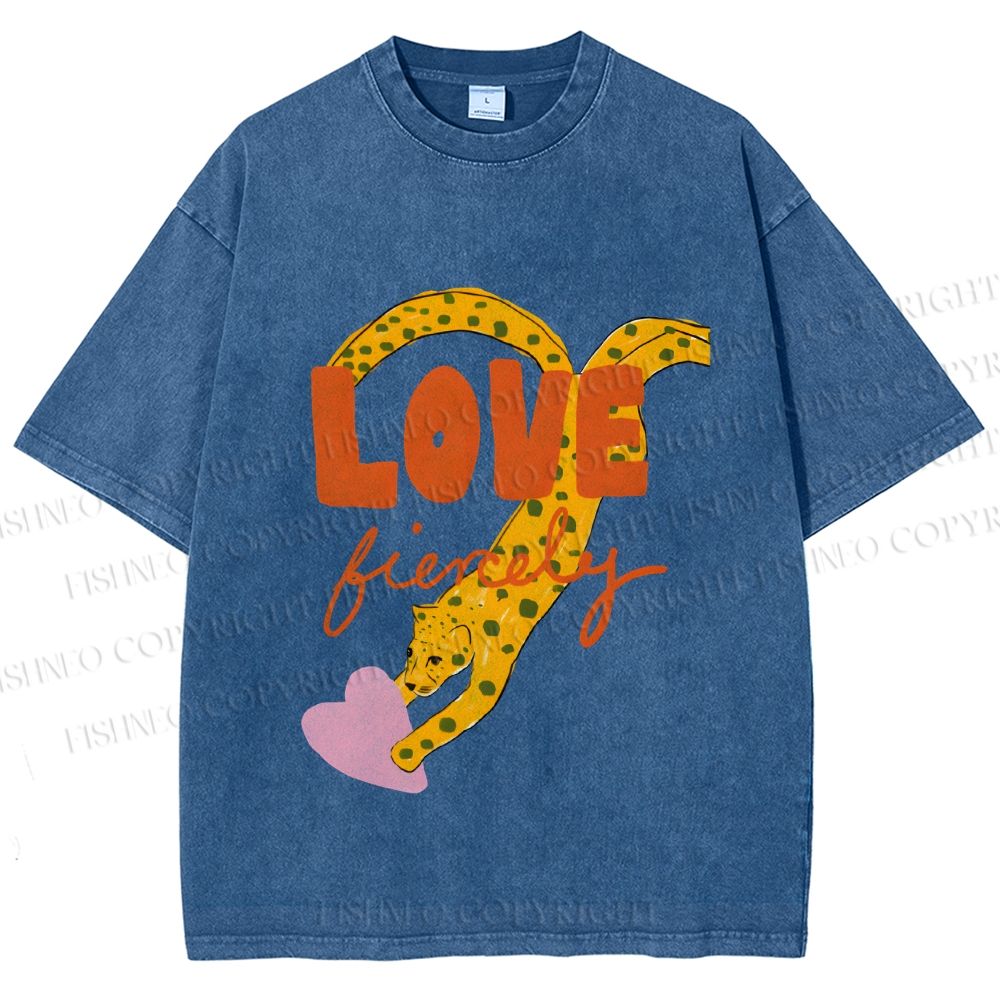 Unisex Funny Panther in Love Printed Washed Tee