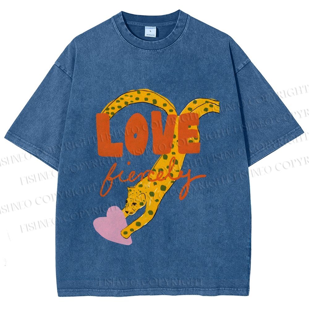 Unisex Funny Panther in Love Printed Washed Tee