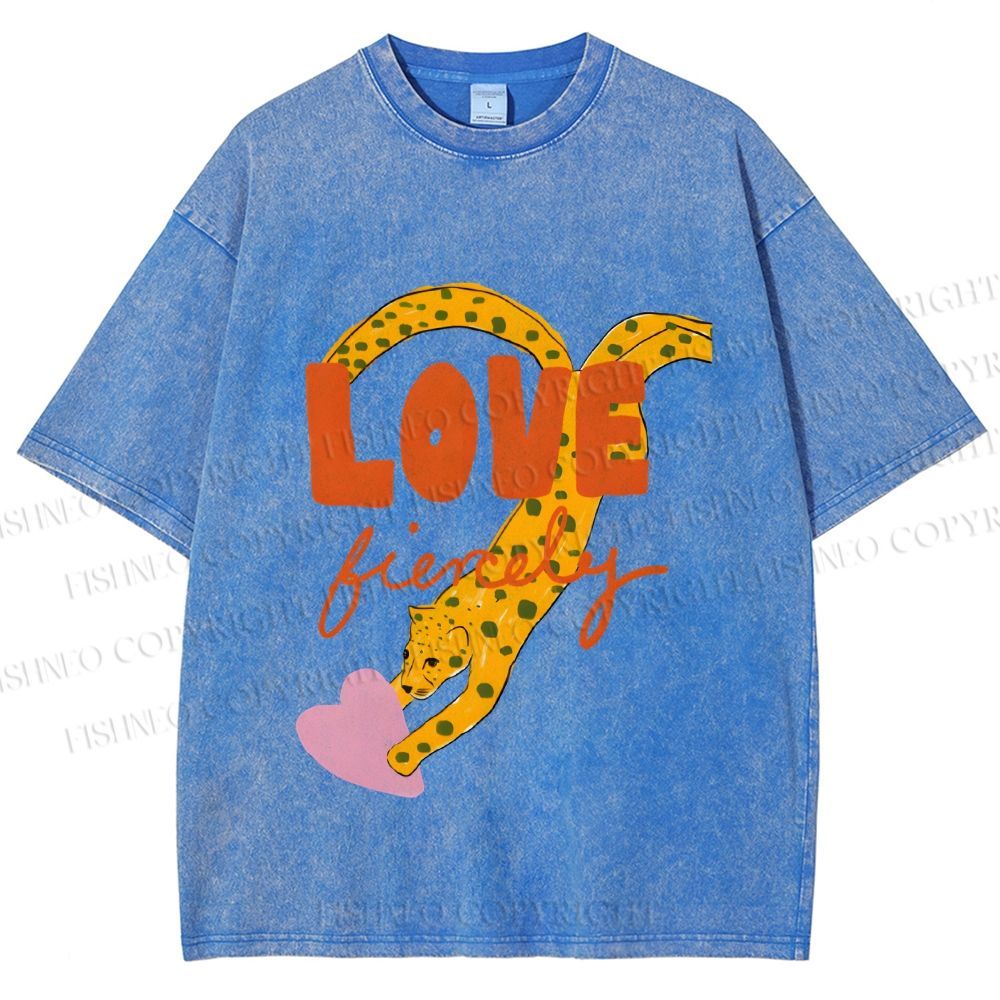 Unisex Funny Panther in Love Printed Washed Tee