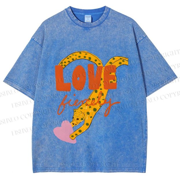 Unisex Funny Panther in Love Printed Washed Tee