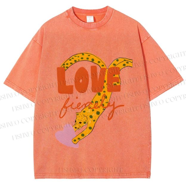 Unisex Funny Panther in Love Printed Washed Tee