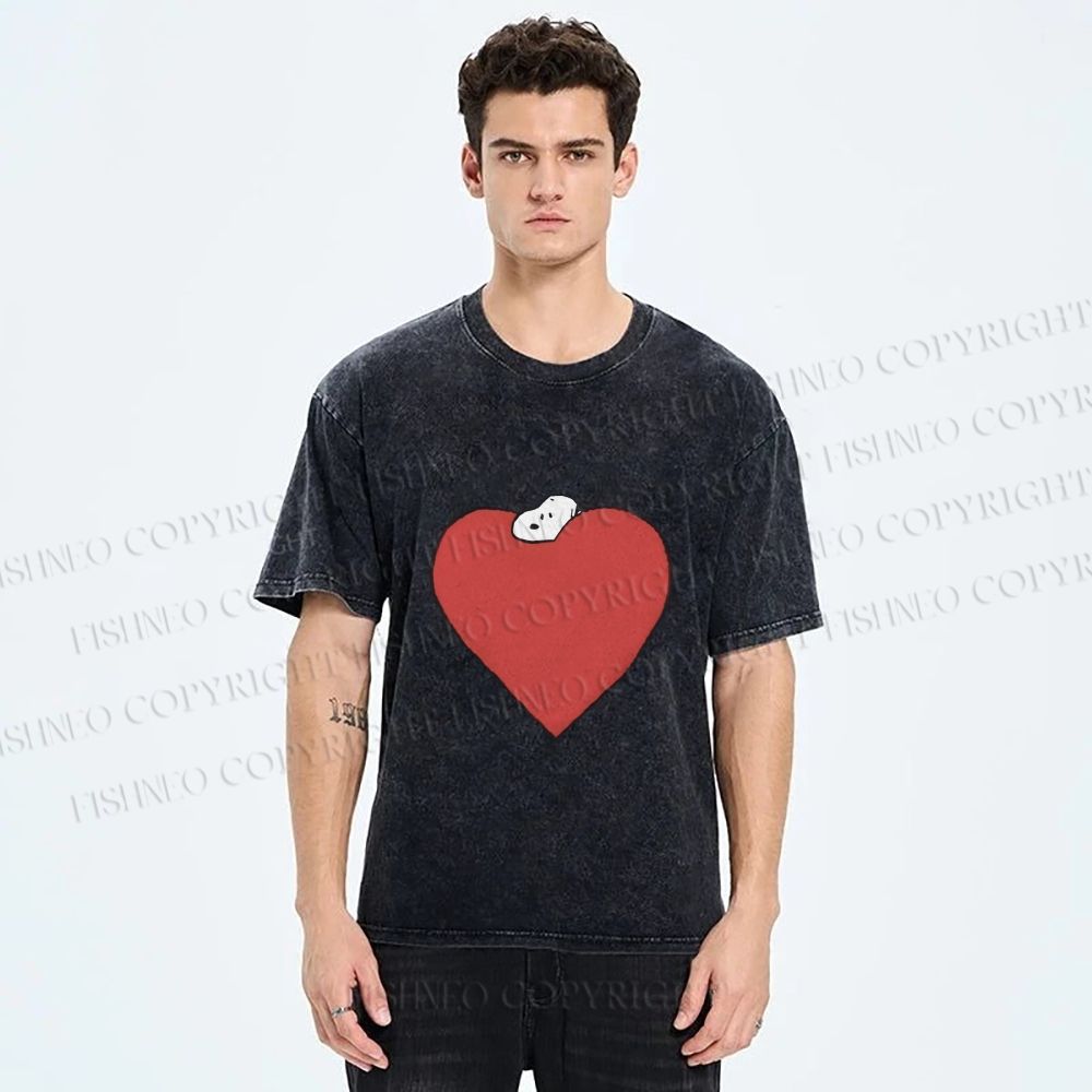 Unisex Snoopy in Big Heart Printed Washed Tee