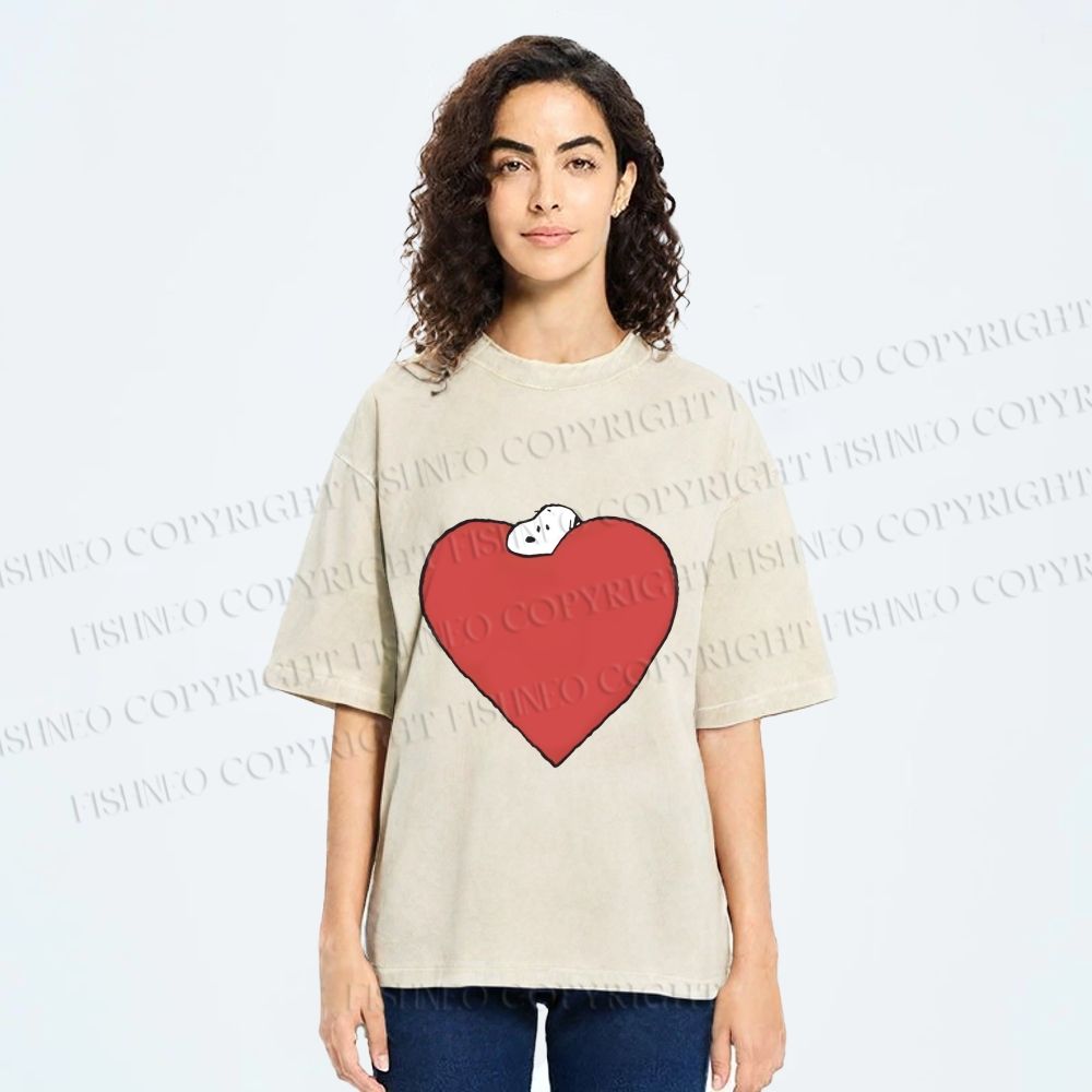 Unisex Snoopy in Big Heart Printed Washed Tee