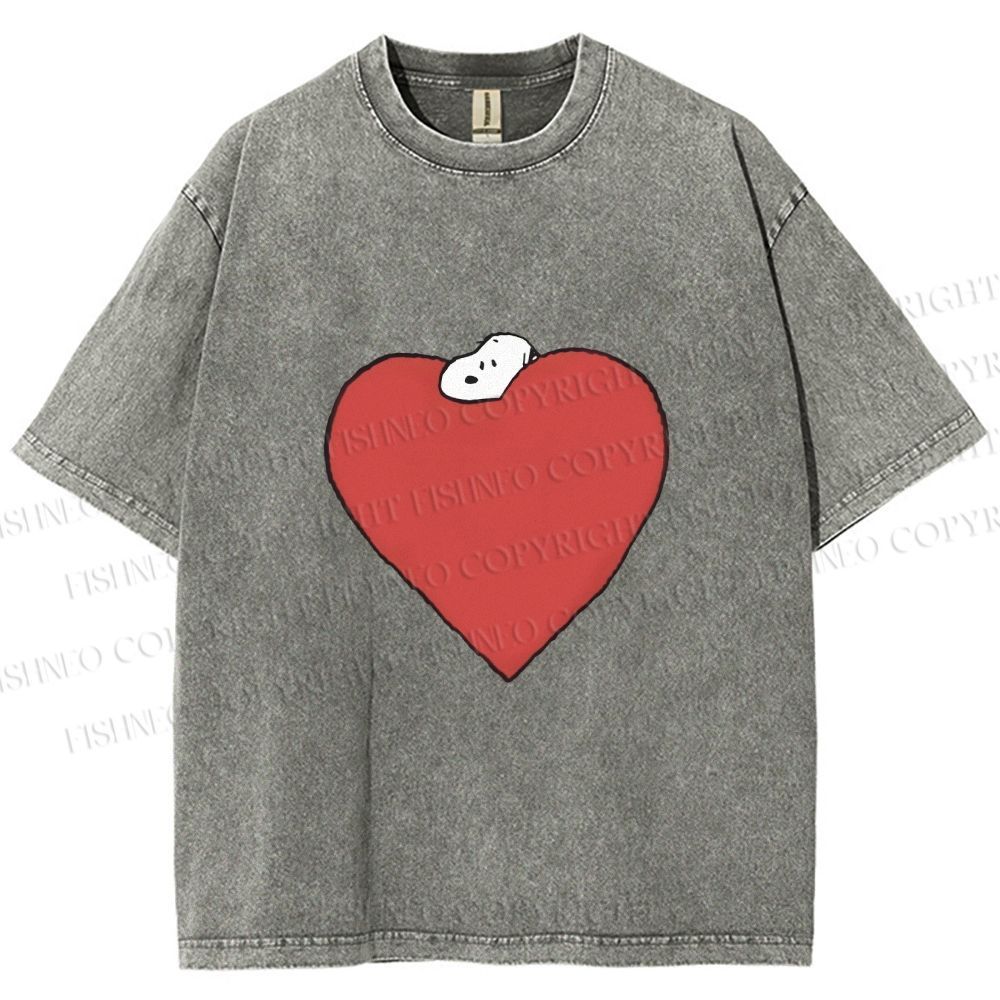 Unisex Snoopy in Big Heart Printed Washed Tee